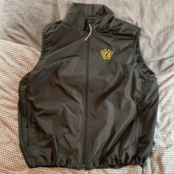 P and A vest - Picture 2 of 3